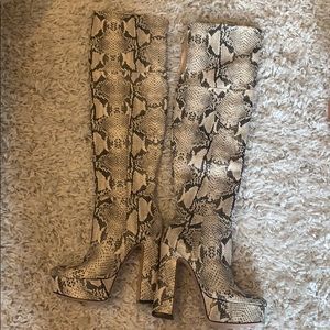 Thigh high BRAND NEW Schutz platform boots